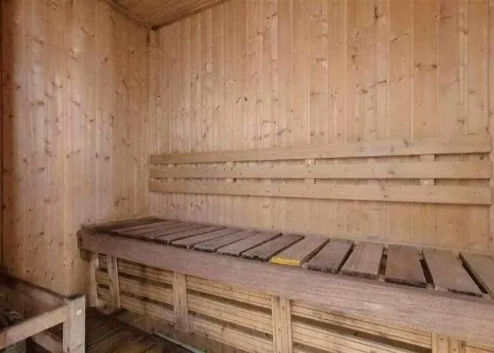 Birch Tower - 1br With Balcony *